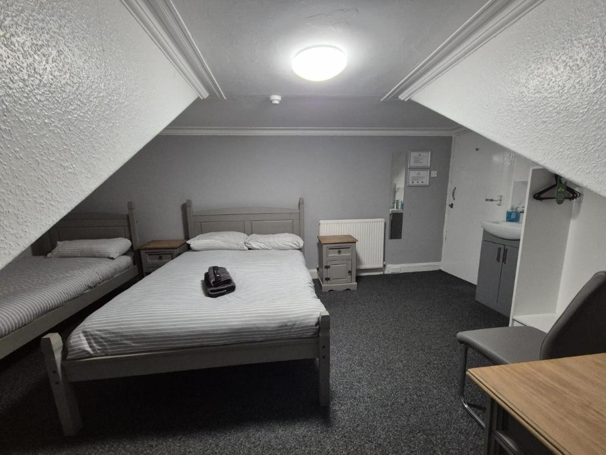 The Queens Hotel Cardenden エクステリア 写真